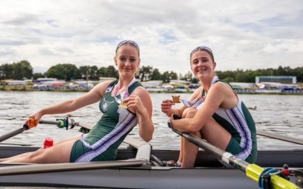 Rowers getting medals at Britchamps